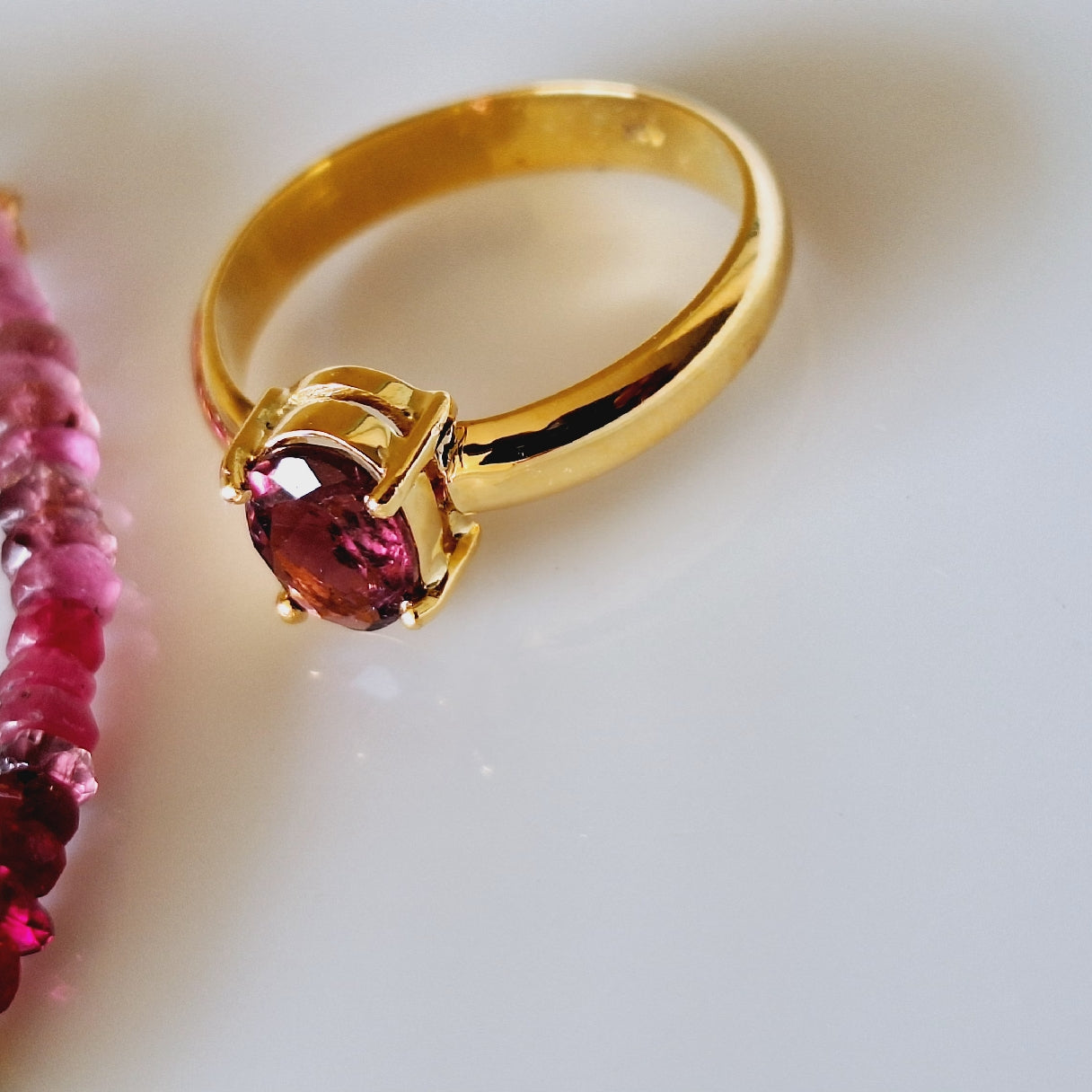 ANILLO ORO 18K Y TURMALINA ROSA