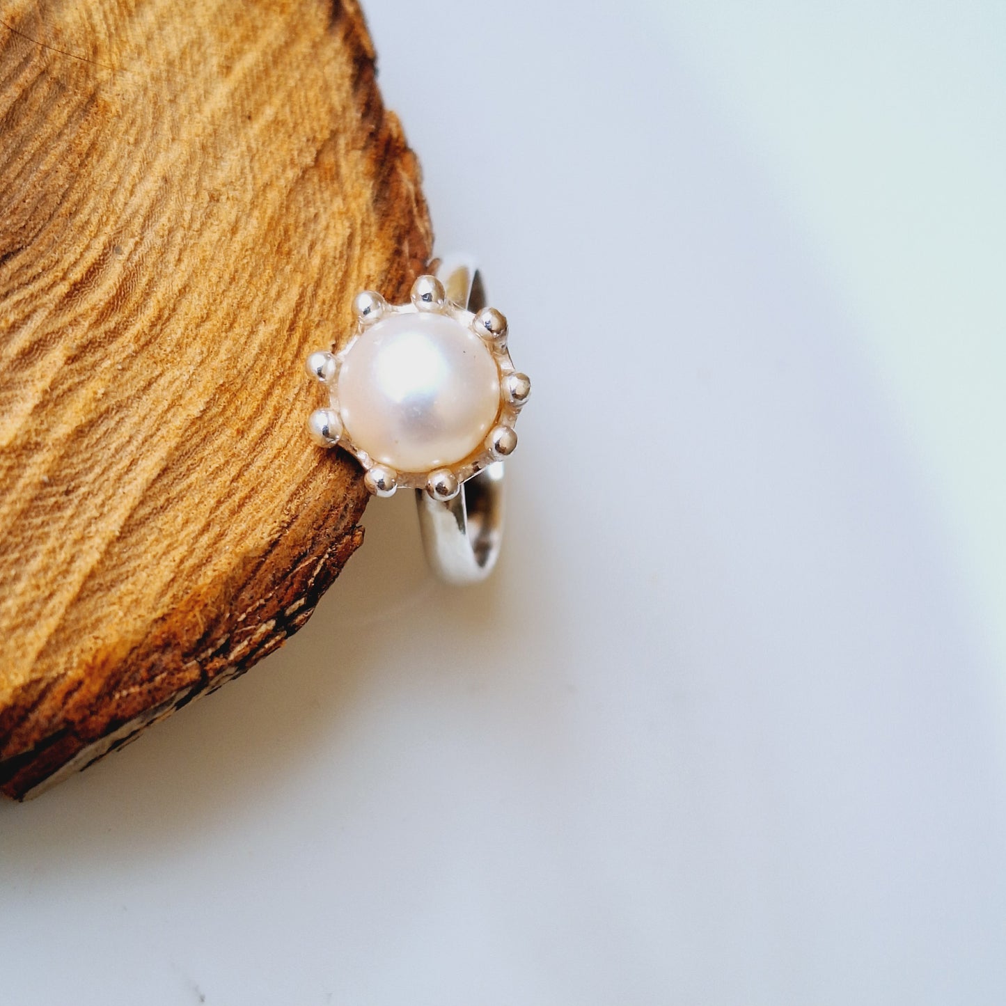 ANILLO CORONA CON PERLA DEL RIO
