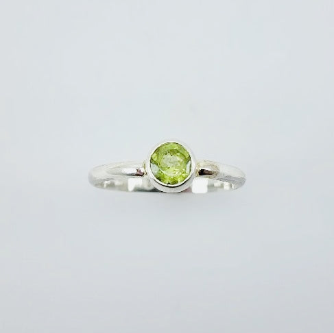 ANILLO DE PERIDOTO.