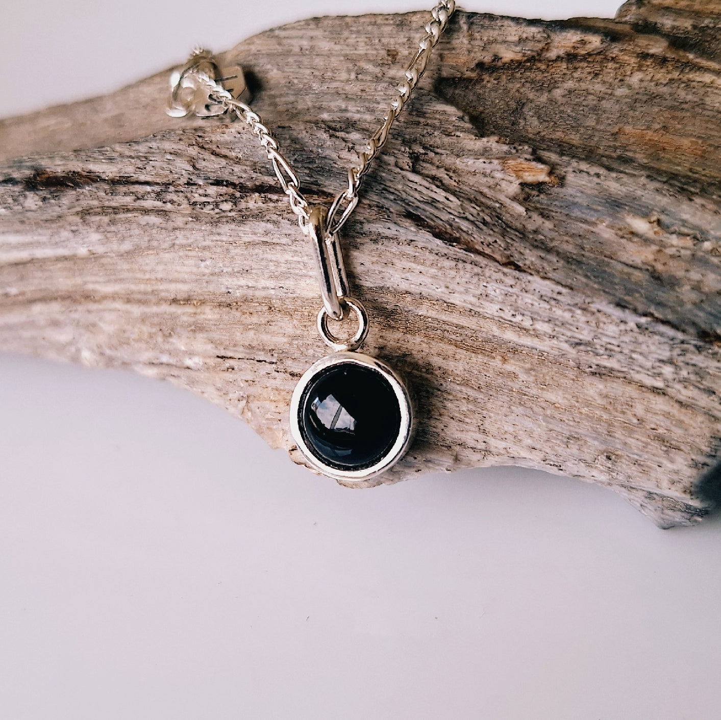 COLLAR CON PIEDRA DE NACIMIENTO" ONIX