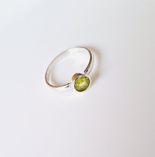 ANILLO DE PERIDOTO.