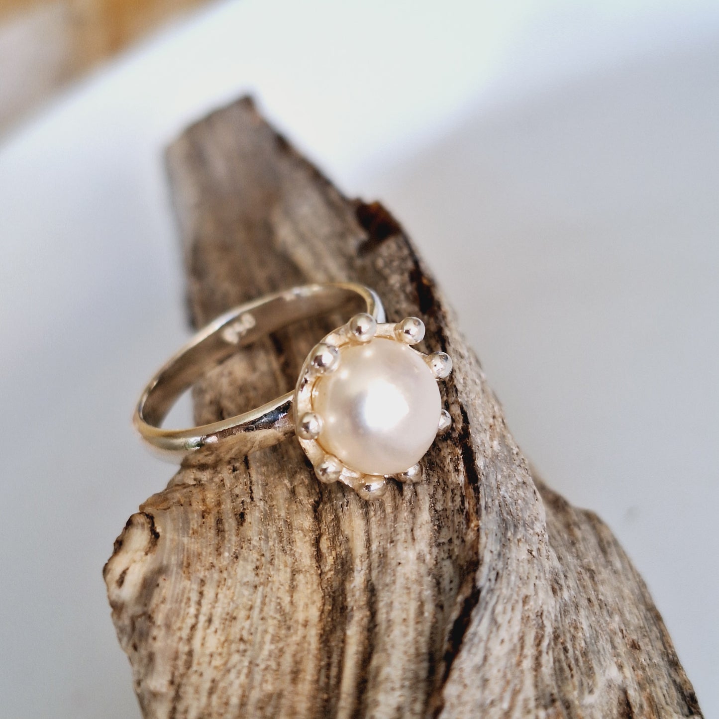 ANILLO CORONA CON PERLA DEL RIO