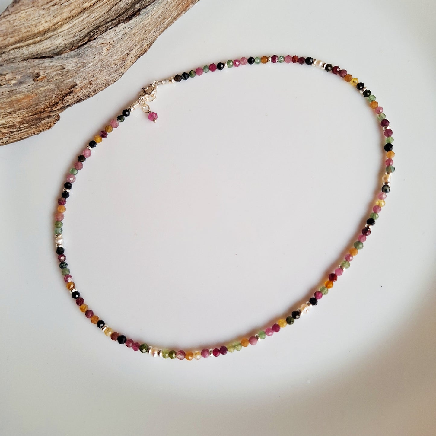 CHOKER "KIRA"DE TURMALINAS Y PERLAS DEL RIO