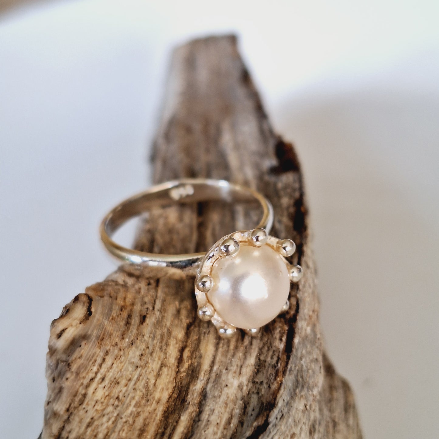 ANILLO CORONA CON PERLA DEL RIO