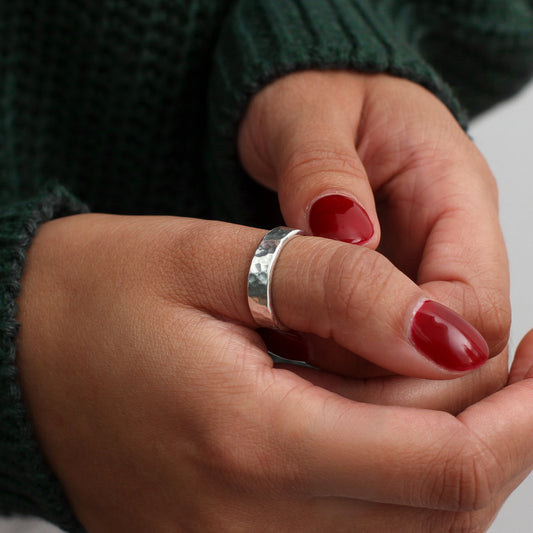 ANILLO MARTILLADO PULGAR