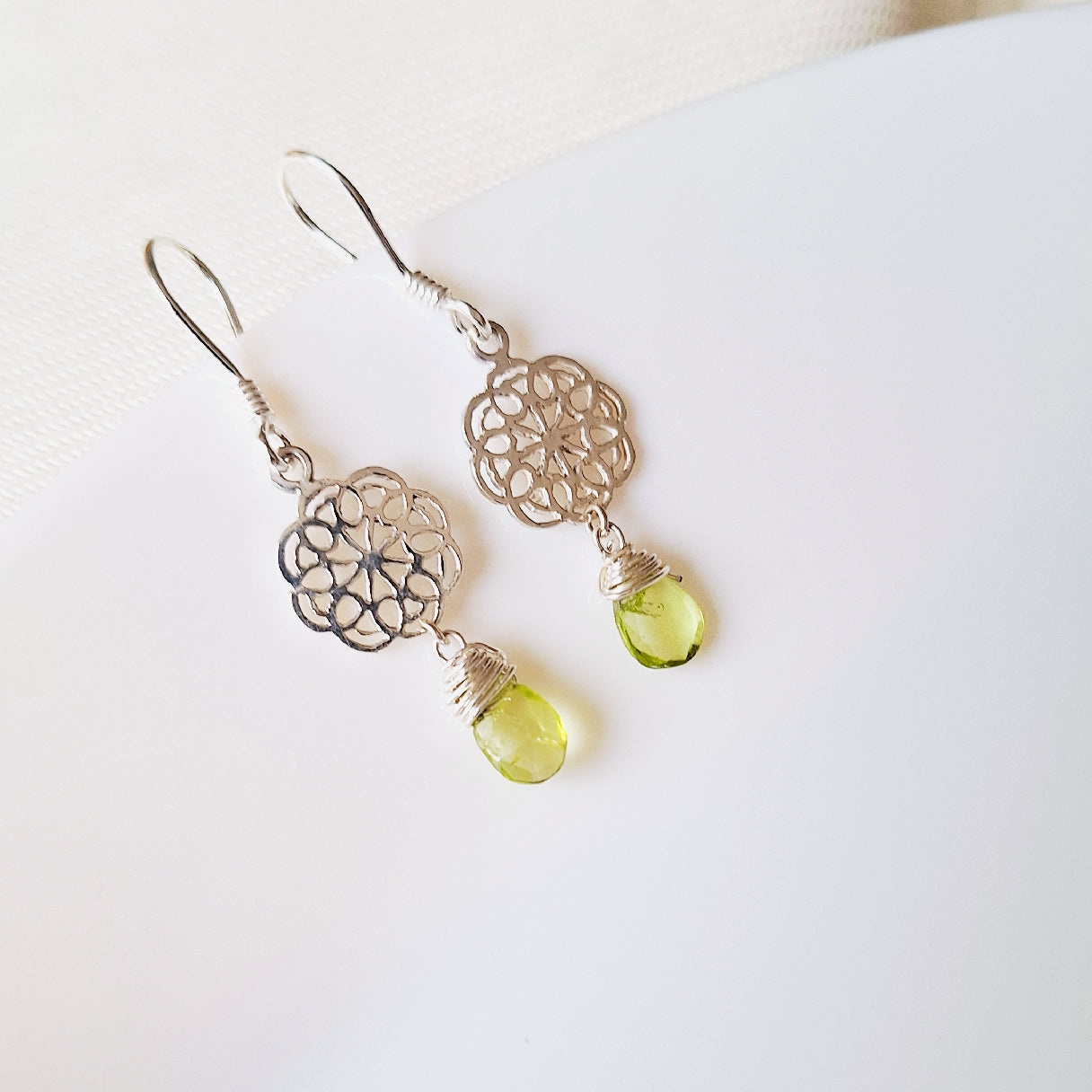 PENDIENTES MANDALA Y PERIDOTO