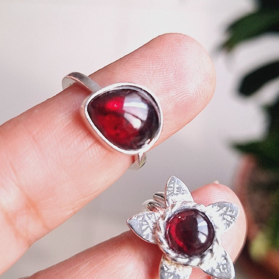 ANILLO GOTA DE GRANATE