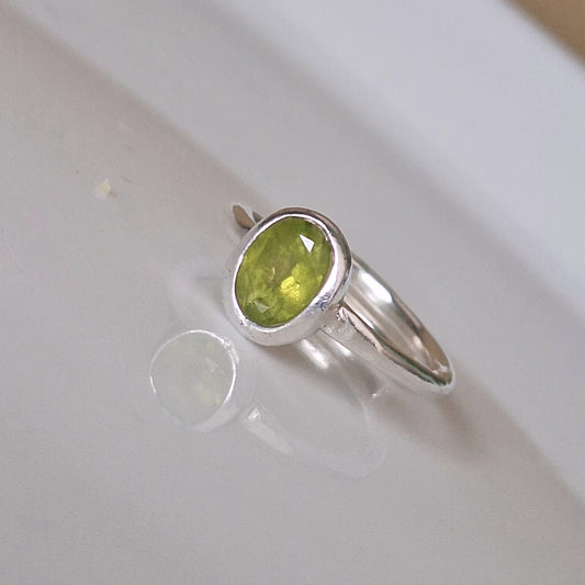 ANILLO ROCIO VERDE PERIDOTO